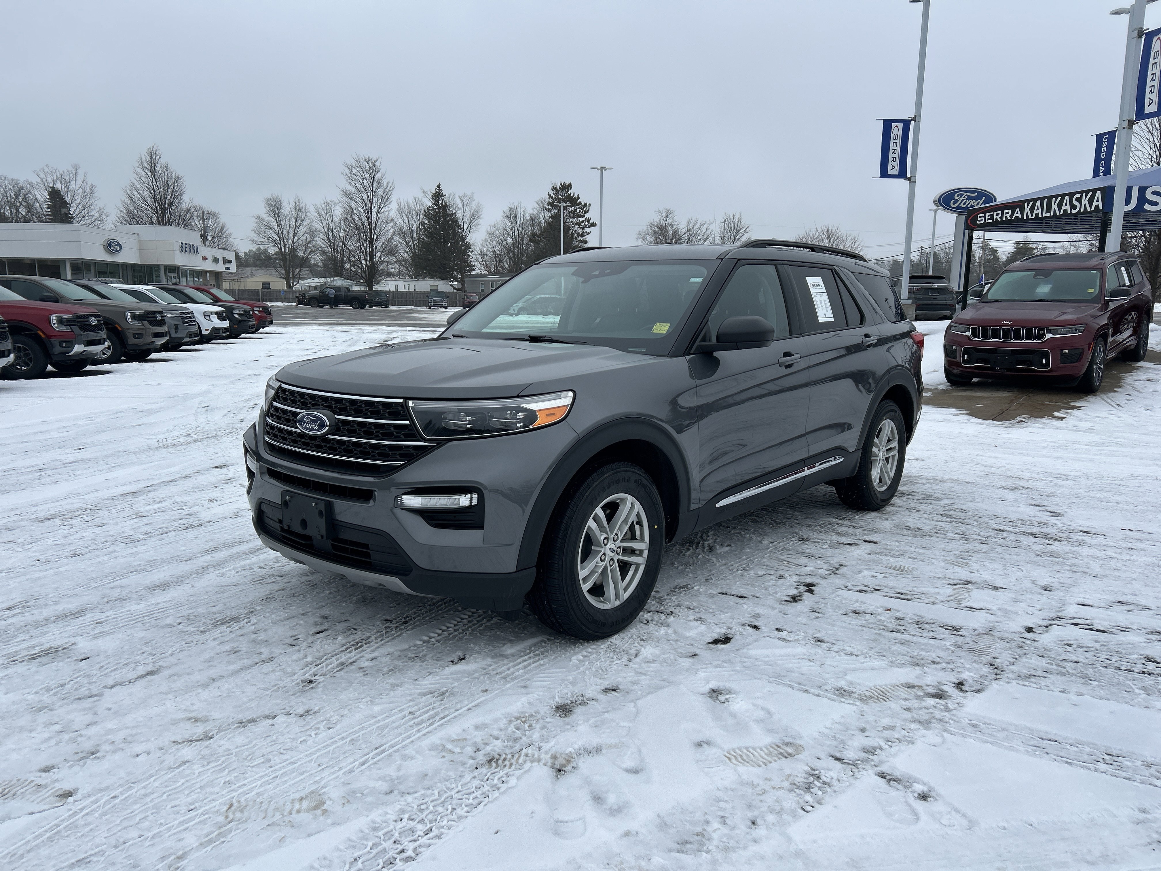 Certified 2022 Ford Explorer XLT w/ Equipment Group 202A image 8