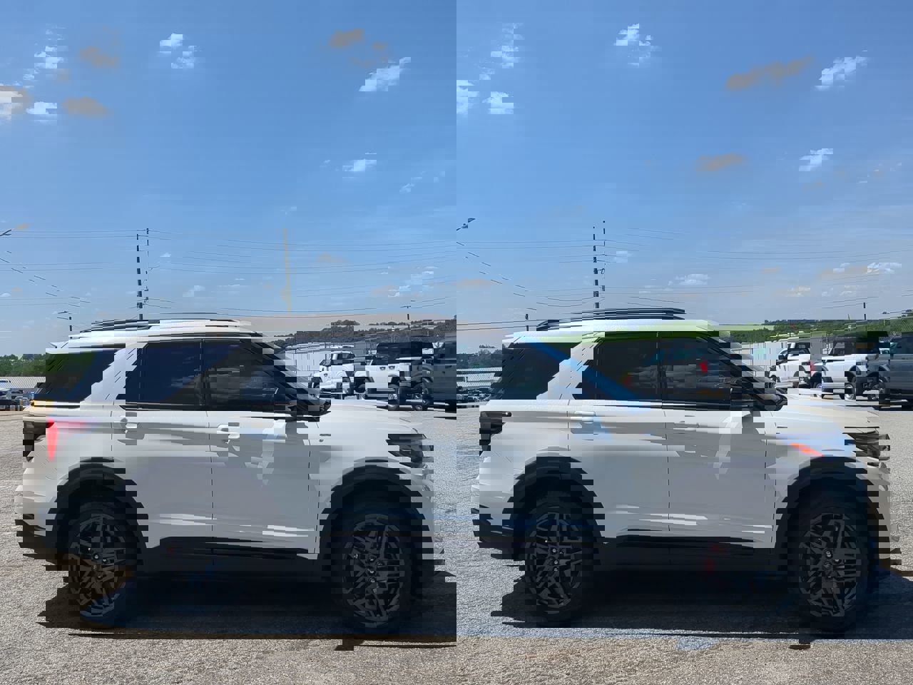 Certified 2025 Ford Explorer ST-Line w/ Premium Package image 5