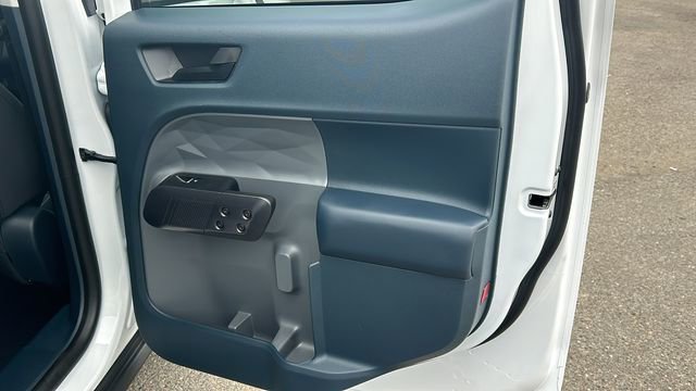 Certified 2025 Ford Maverick XLT w/ Black Appearance Package image 12