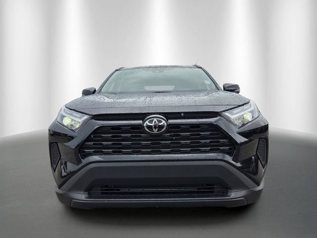 Used 2025 Toyota RAV4 XLE w/ Convenience Package FWD image 2