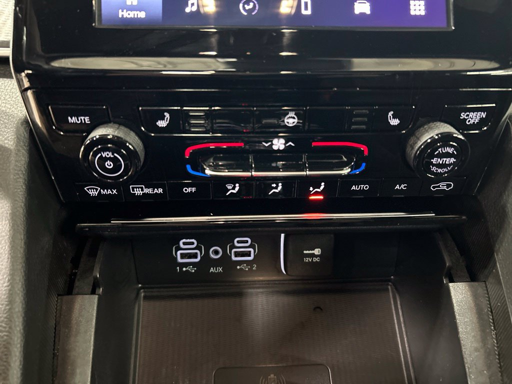 Used 2025 Jeep Grand Cherokee Laredo X w/ Luxury Tech Group I AWD/4WD image 21