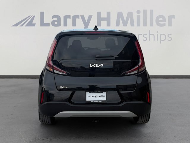 Used 2023 Kia Soul S FWD image 4