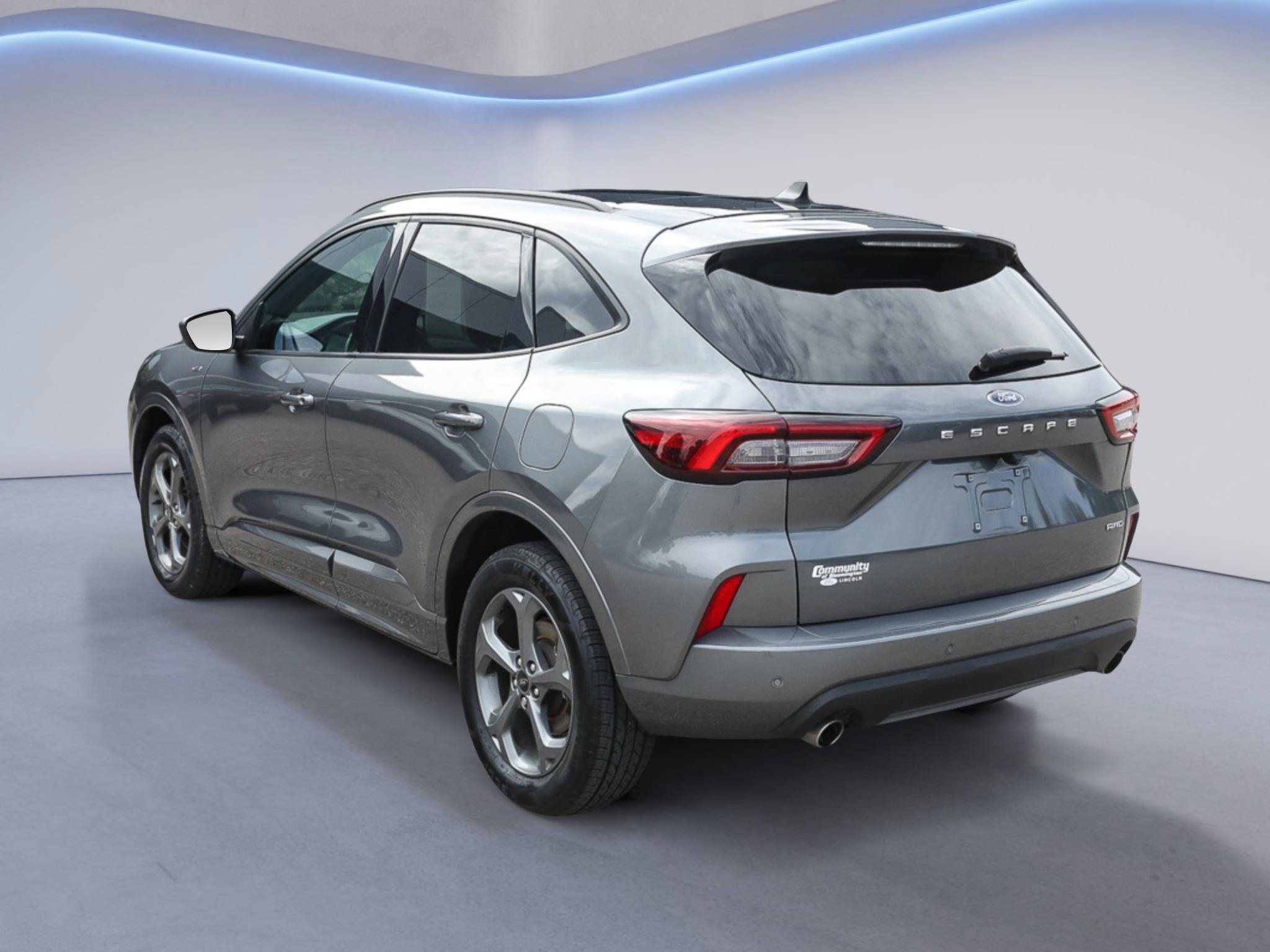 Certified 2023 Ford Escape ST-Line w/ Tech Pack #1 AWD/4WD image 5