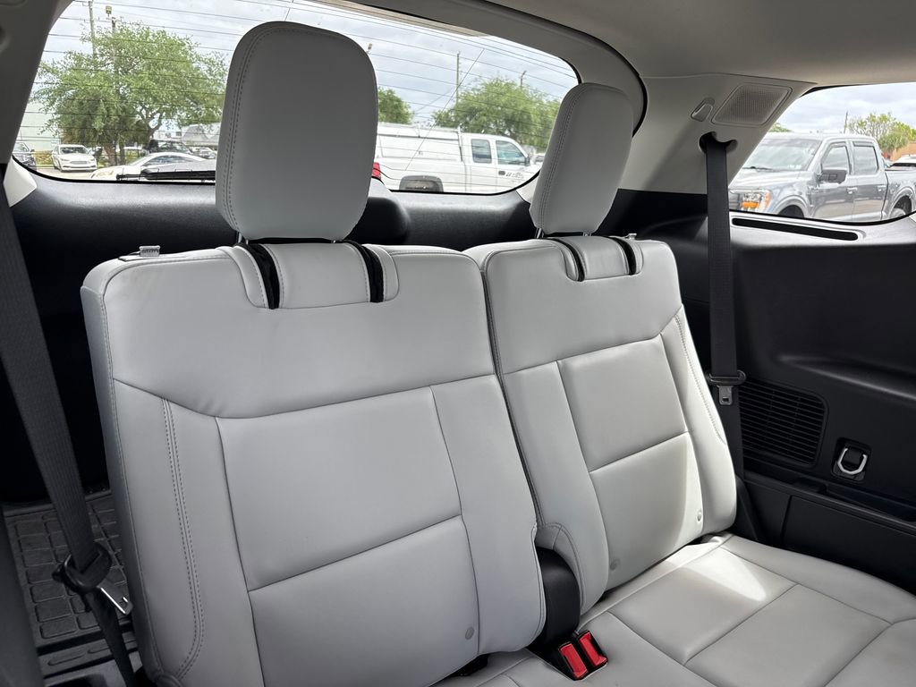 Certified 2025 Ford Explorer Platinum w/ Ultimate Package image 29