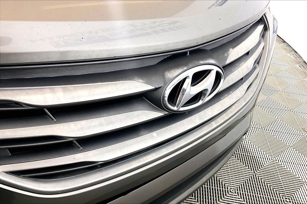 Used 2018 Hyundai Santa Fe Sport w/ 2.4L Value Package 02 FWD image 23