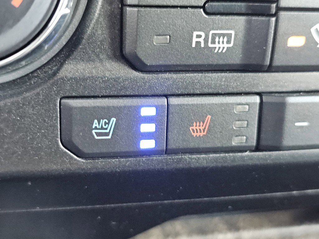 Certified 2017 Ford F350 Lariat w/ Chrome Package image 16