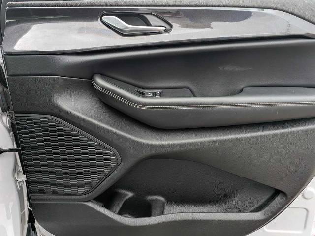 Used 2023 Jeep Grand Cherokee Altitude image 22