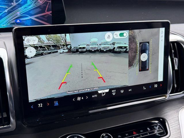 Certified 2025 Ford Expedition Platinum image 22