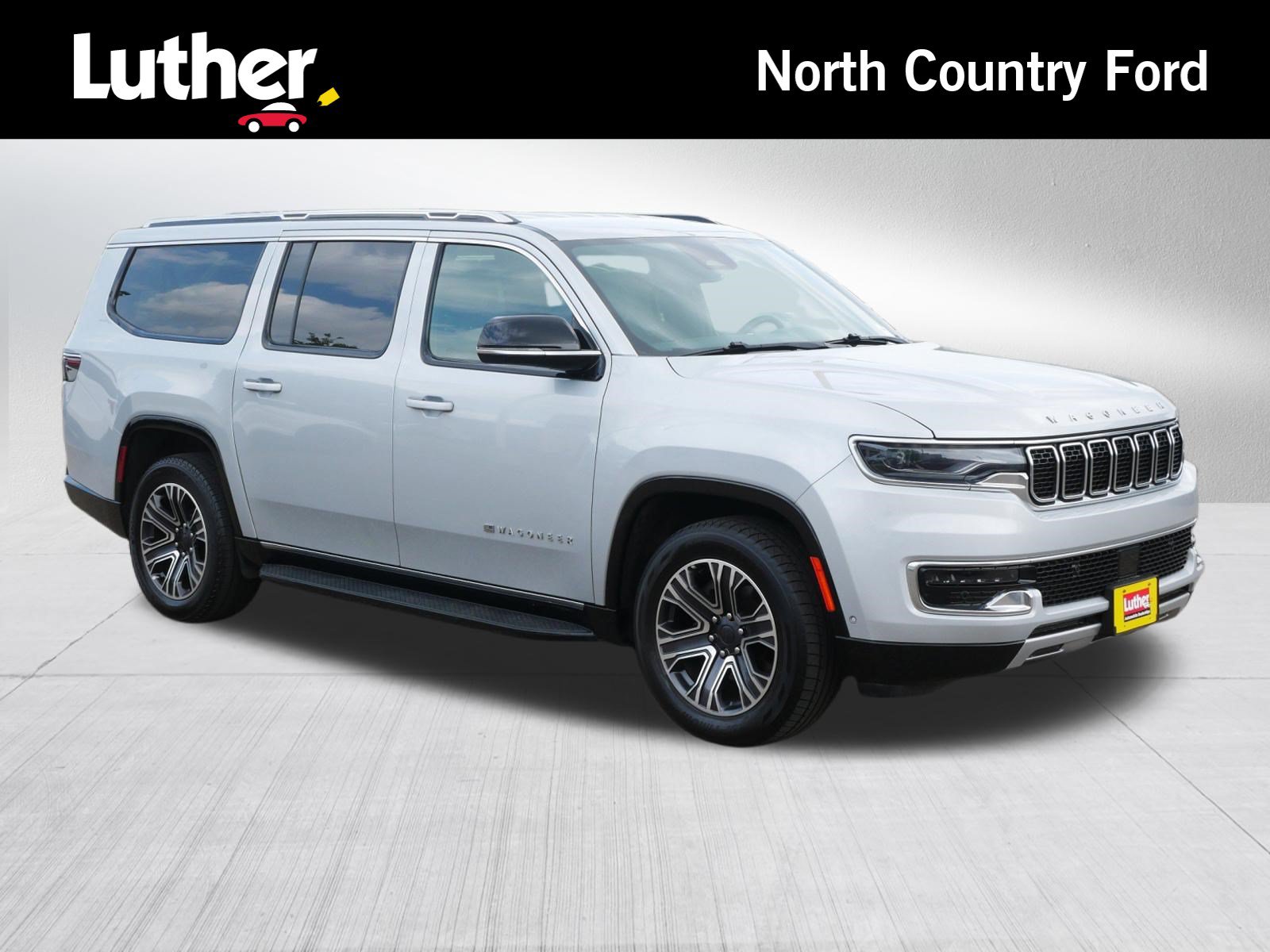 Used 2024 Jeep Wagoneer L Series II AWD/4WD image 1