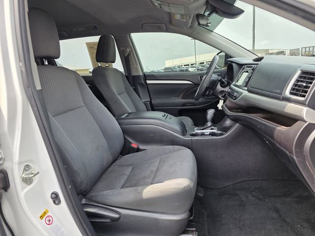 Used 2019 Toyota Highlander LE FWD image 26