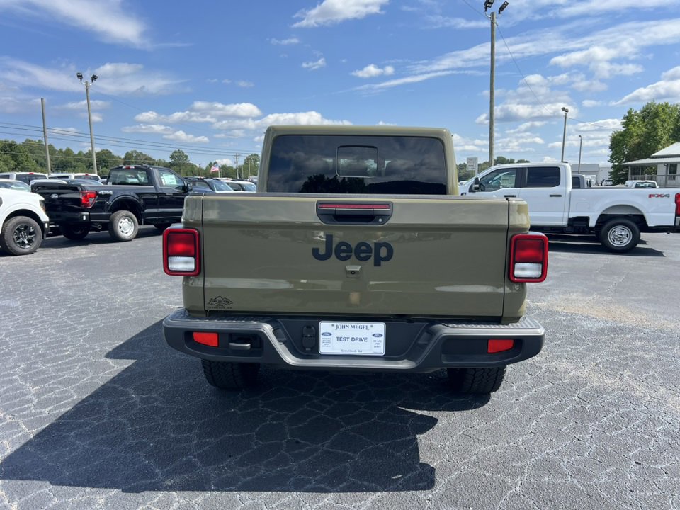 Used 2025 Jeep Gladiator Sport image 4