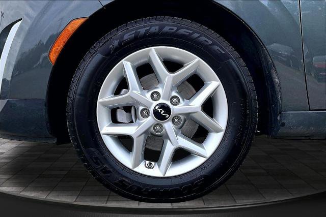 Used 2024 Kia Soul LX w/ Option Group 015 FWD image 9