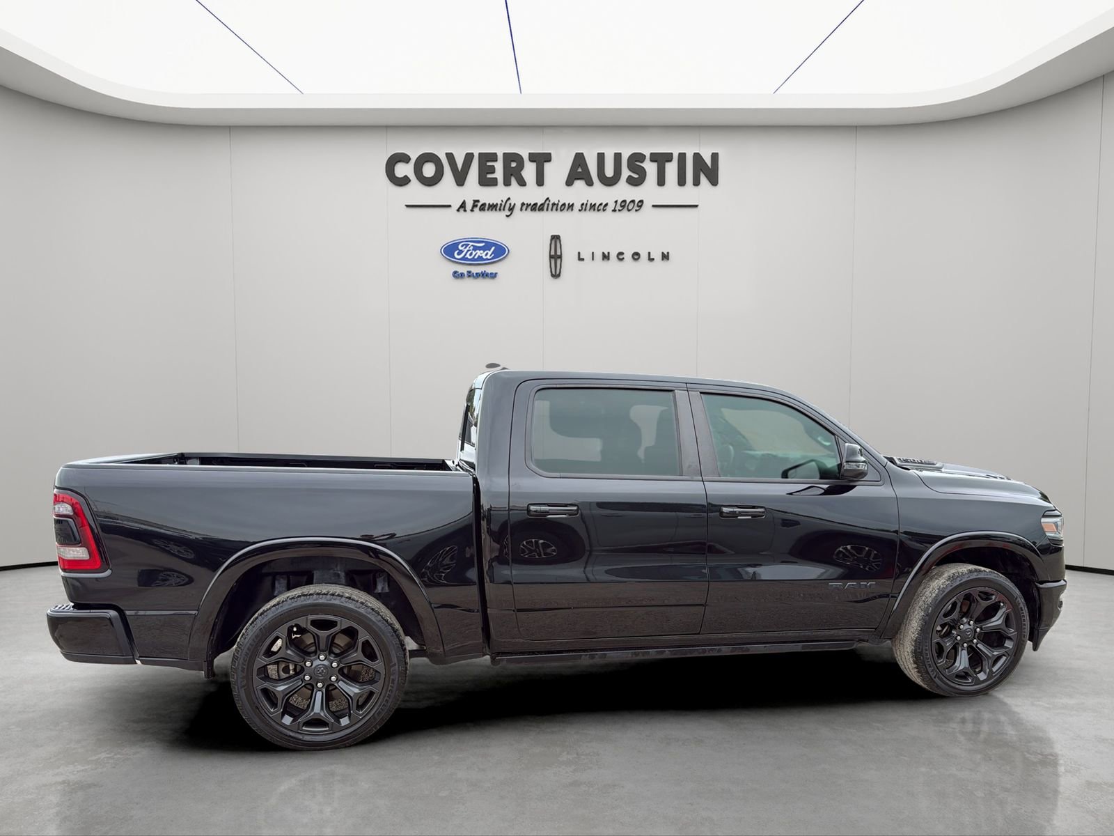 Used 2023 RAM 1500 Limited w/ Night Edition AWD/4WD image 6