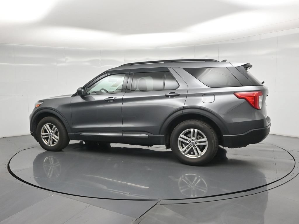 Certified 2021 Ford Explorer XLT w/ Equipment Group 202A AWD/4WD image 4