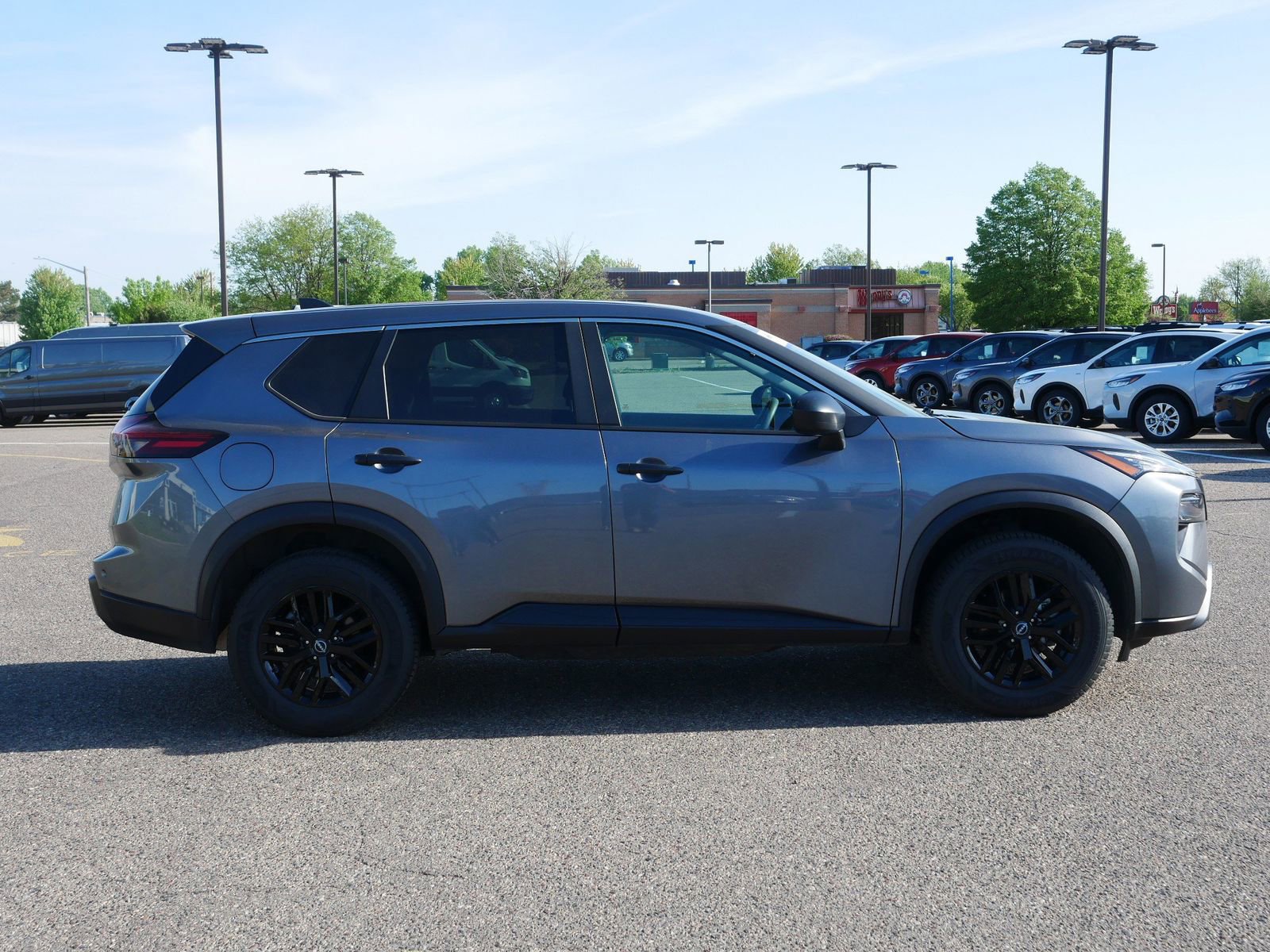 Used 2024 Nissan Rogue S AWD/4WD image 8