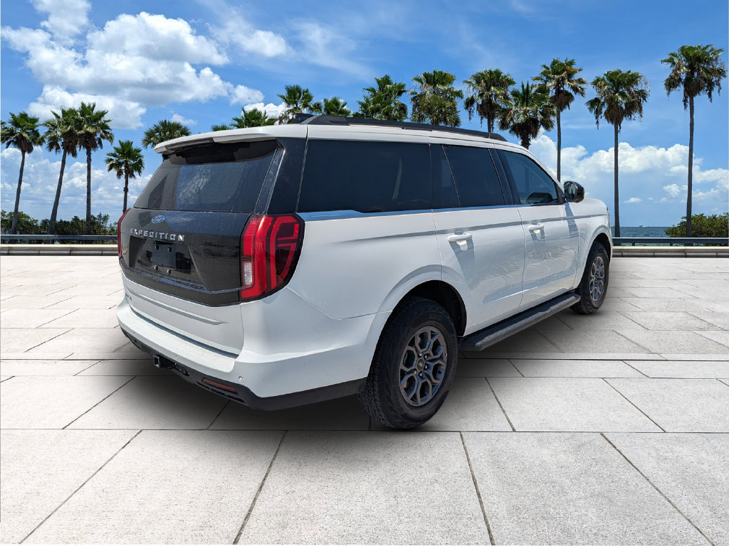 Certified 2025 Ford Expedition Active AWD/4WD image 7