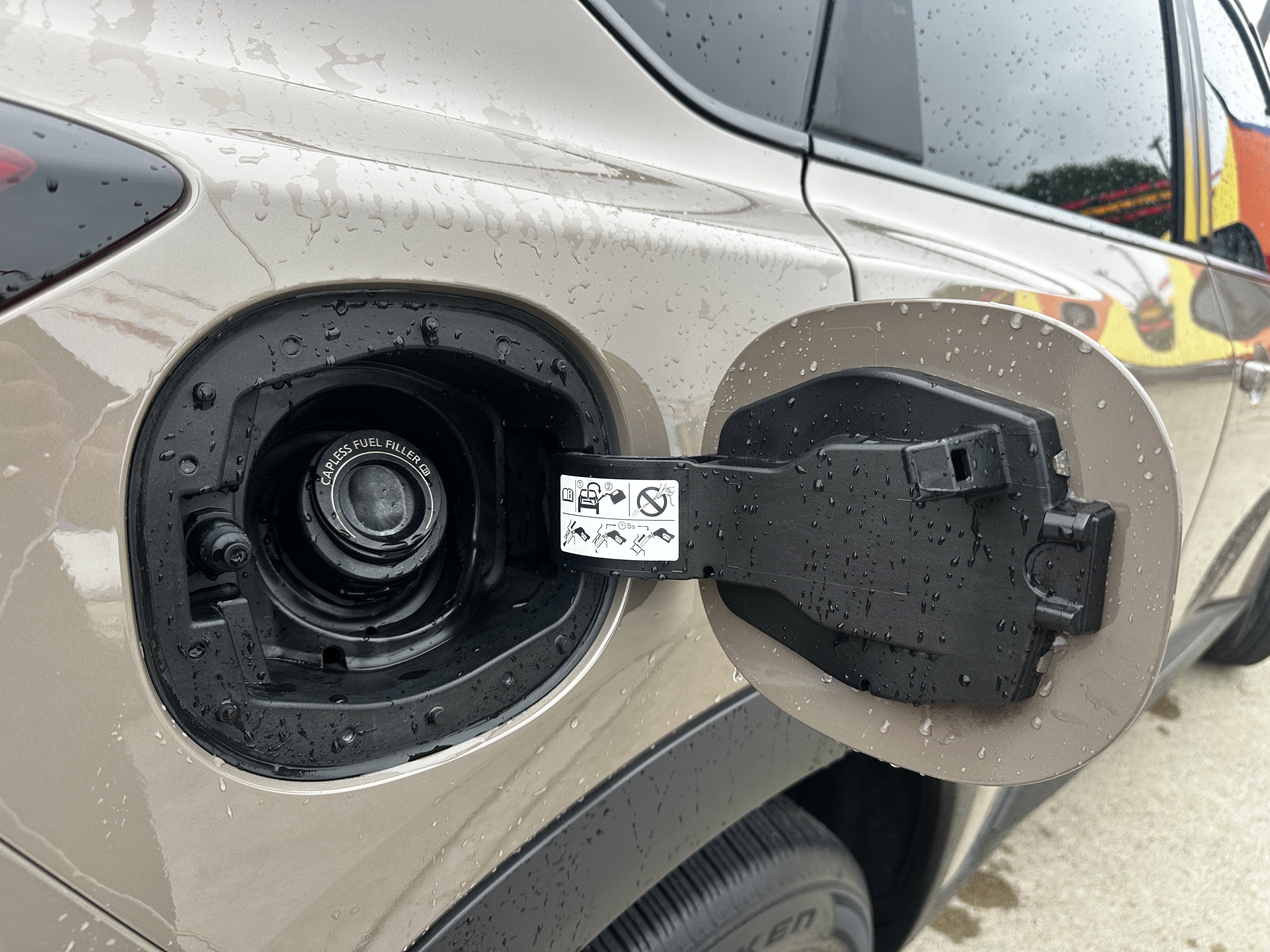 Used 2024 Nissan Rogue SV FWD image 4