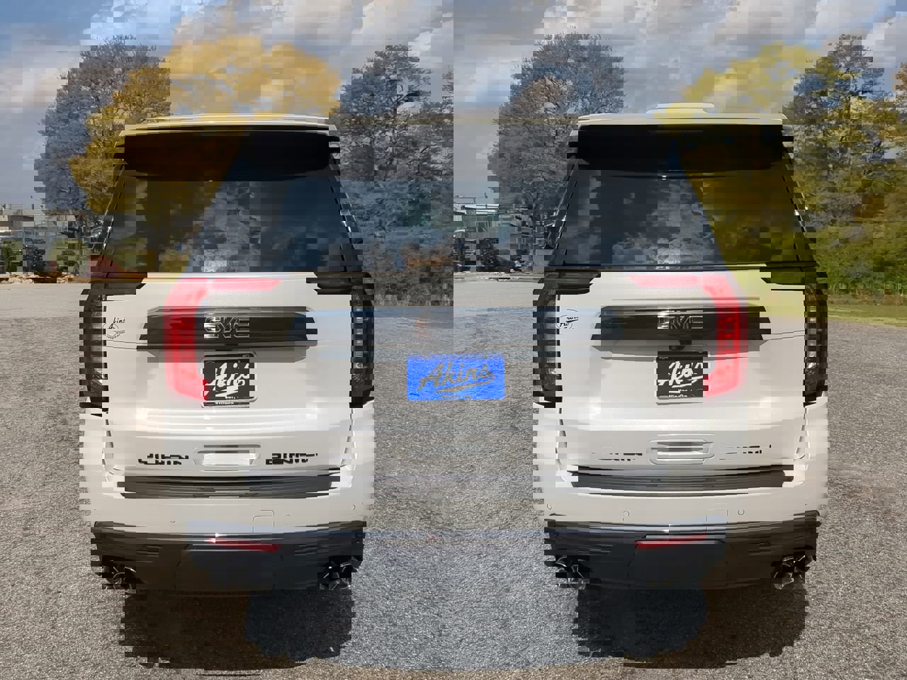 Used 2023 GMC Yukon Denali Ultimate image 3