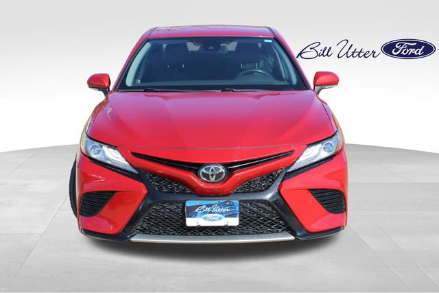 Used 2019 Toyota Camry XSE image 2