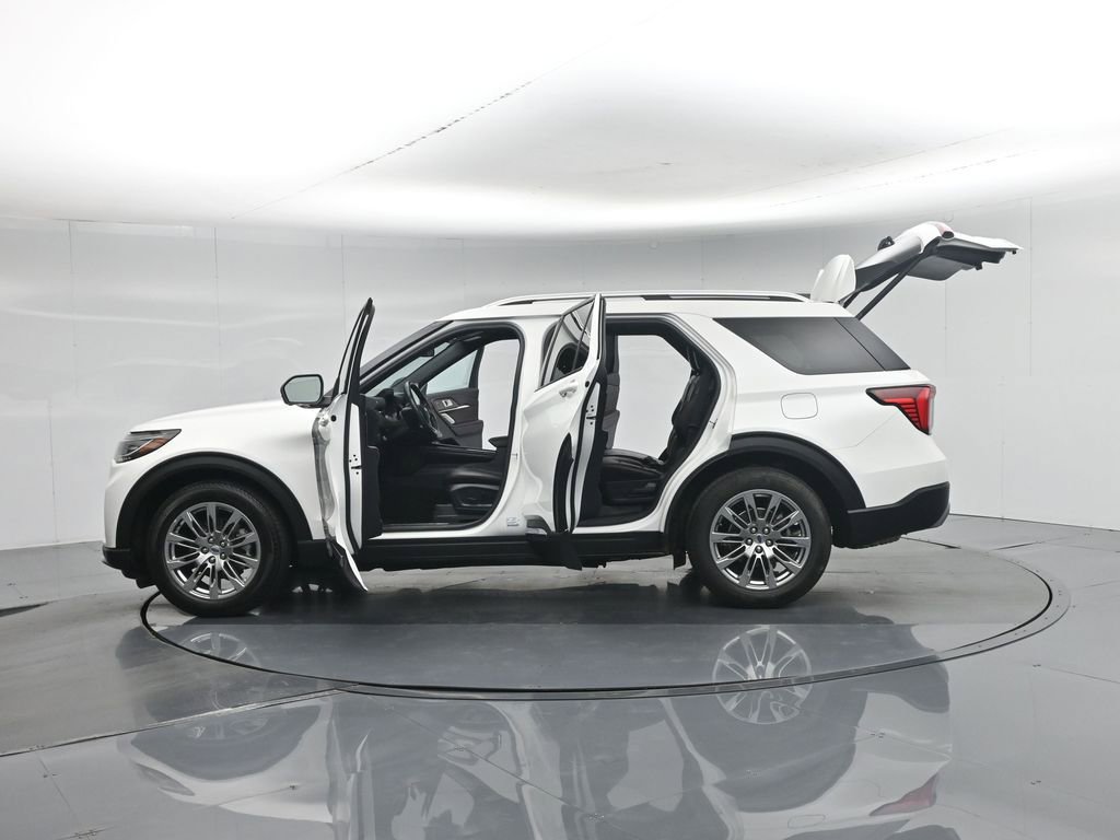 Certified 2025 Ford Explorer Platinum RWD image 41
