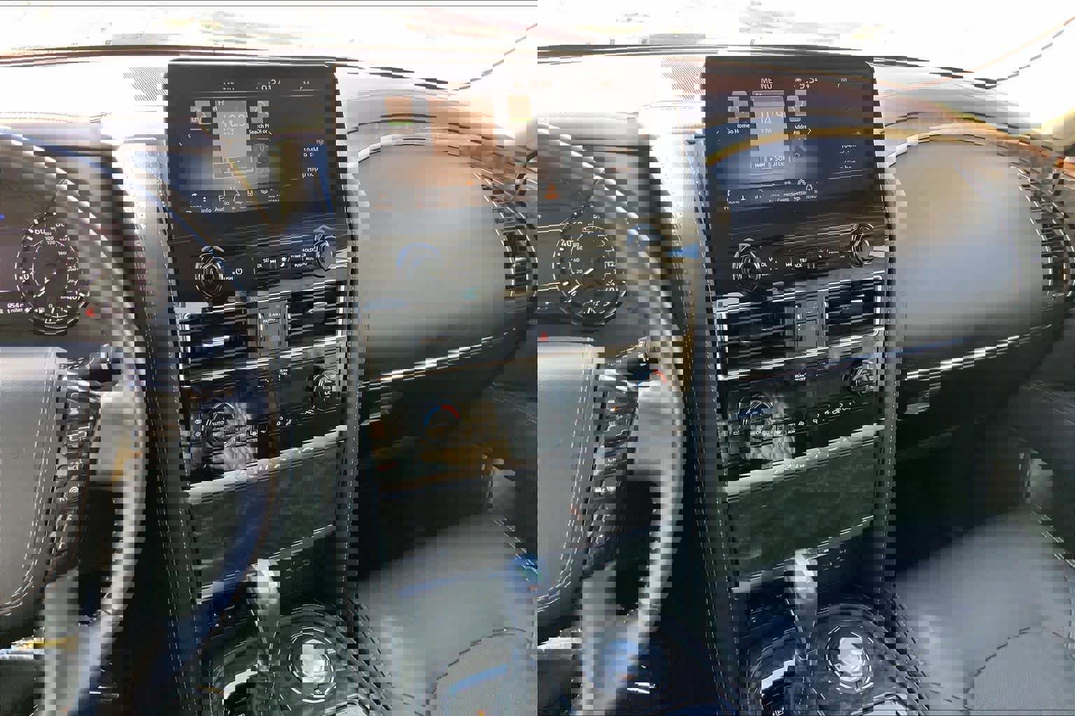 Used 2023 Nissan Armada Platinum w/ Captain's Chairs Package image 9