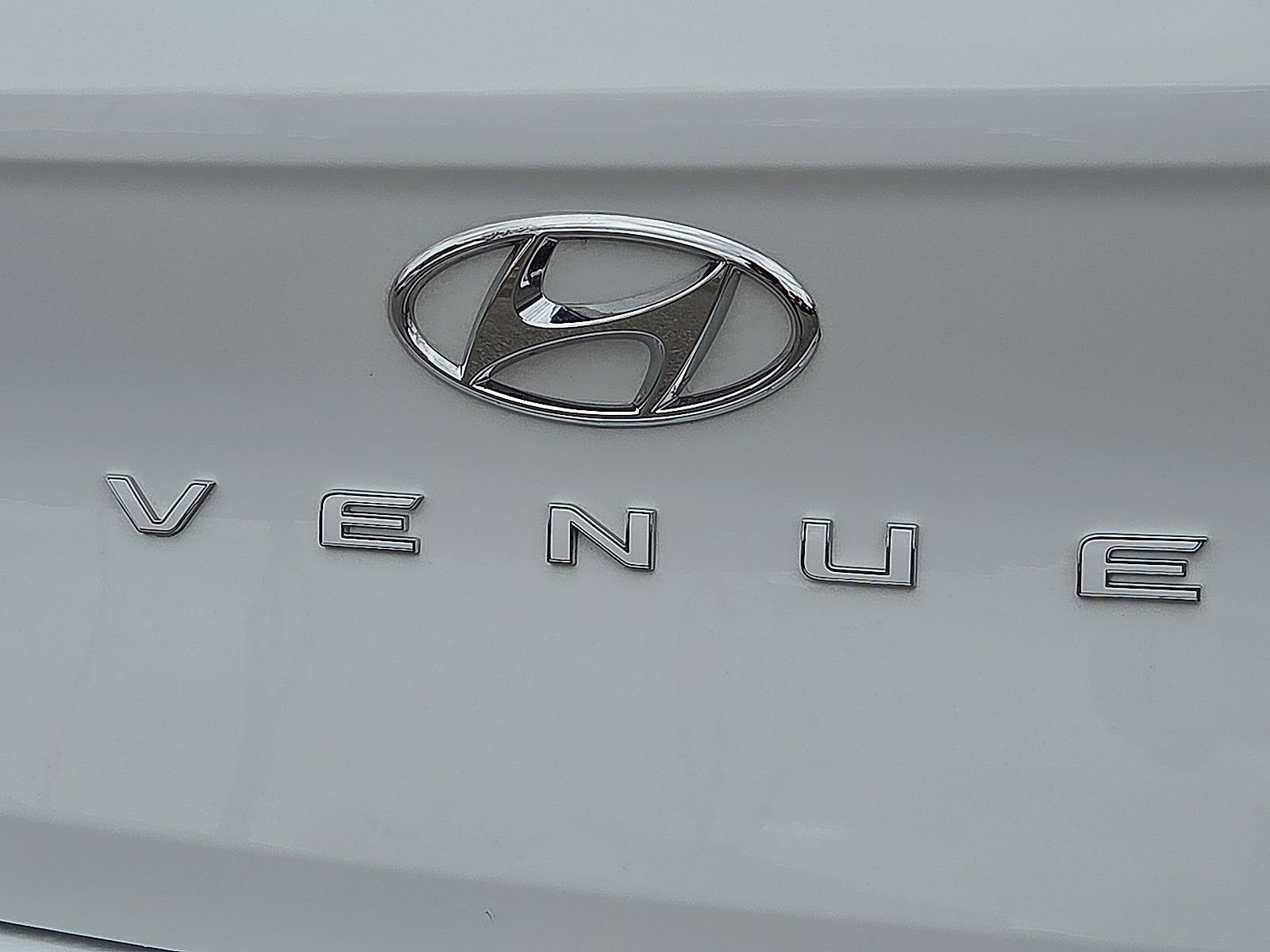 Used 2025 Hyundai Venue SE image 9