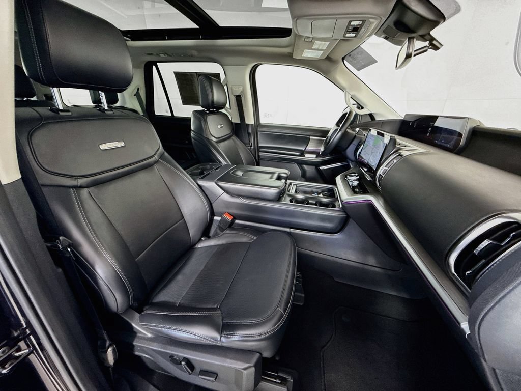 Certified 2025 Ford Expedition Platinum AWD/4WD image 31