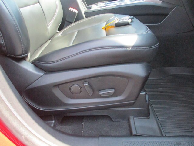 Certified 2021 Ford Explorer XLT w/ Equipment Group 202A AWD/4WD image 39