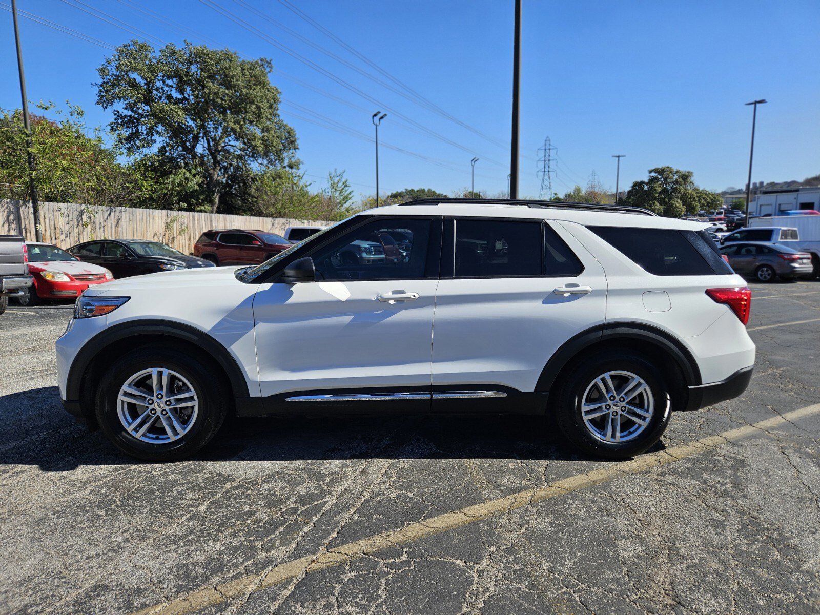 Certified 2023 Ford Explorer XLT image 6
