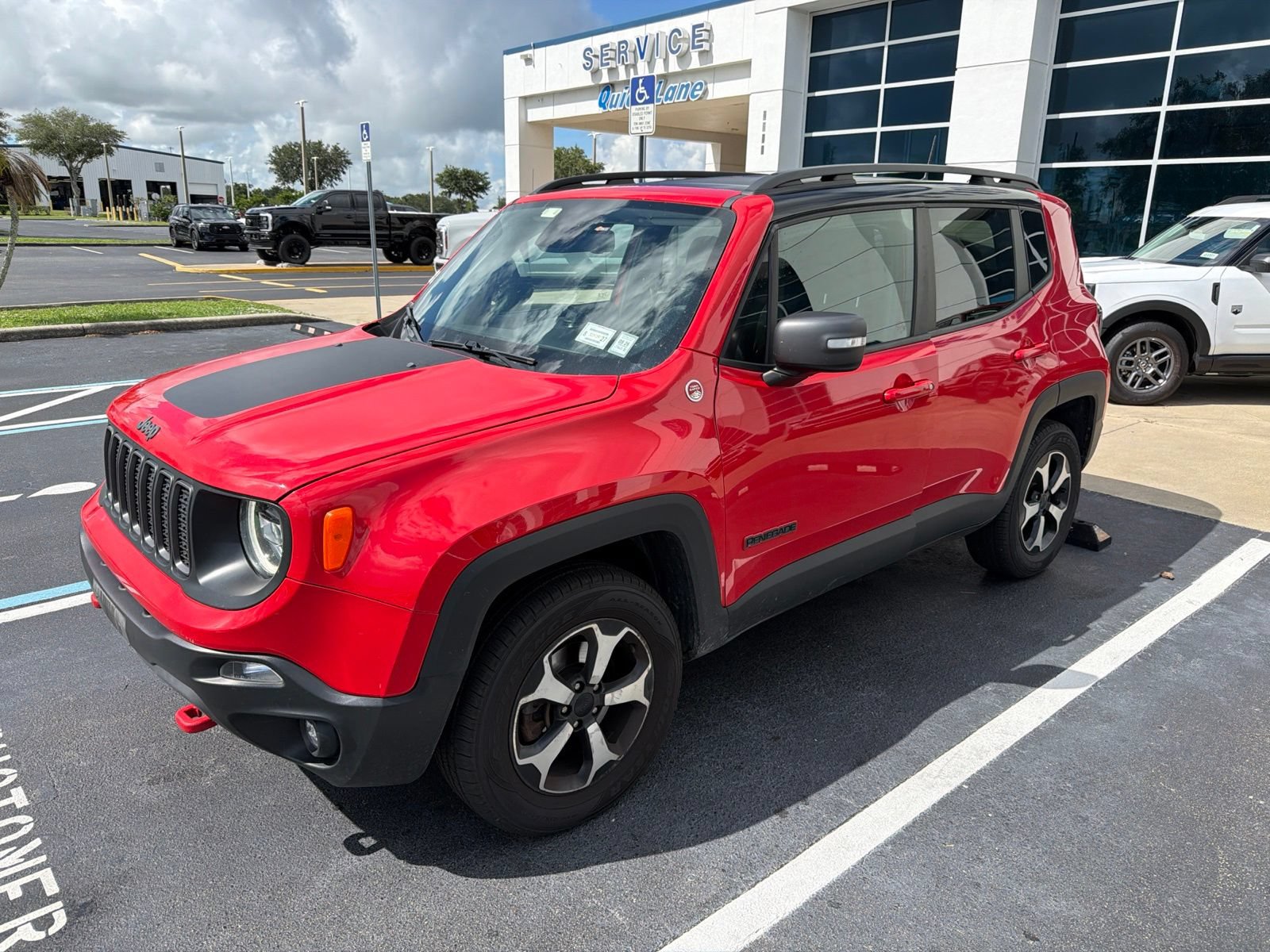 Used 2019 Jeep Renegade Trailhawk w/ UConnect 8.4 Nav Group AWD/4WD image 2