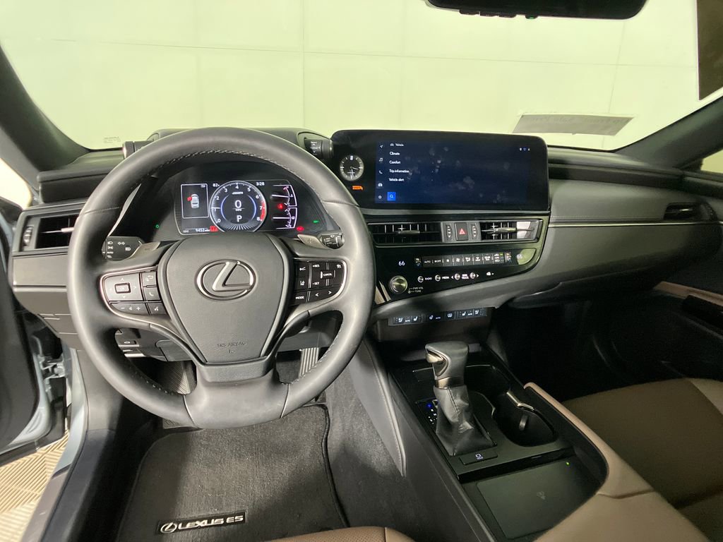Used 2024 Lexus ES 350 w/ Premium Package image 6
