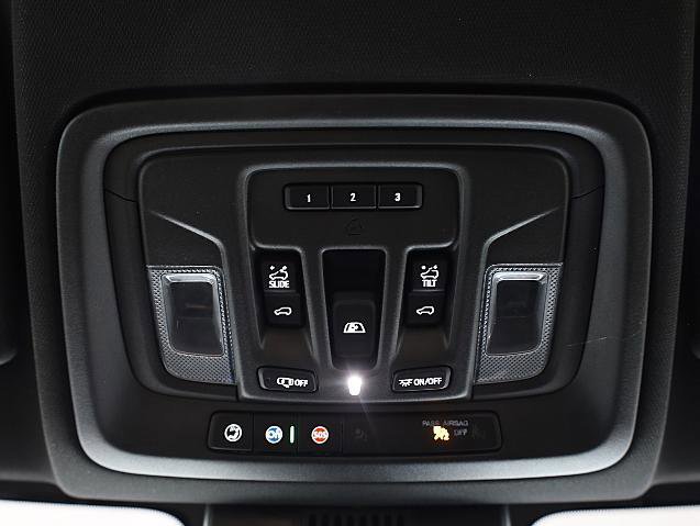 Used 2024 Chevrolet Silverado 1500 ZR2 w/ Technology Package image 17