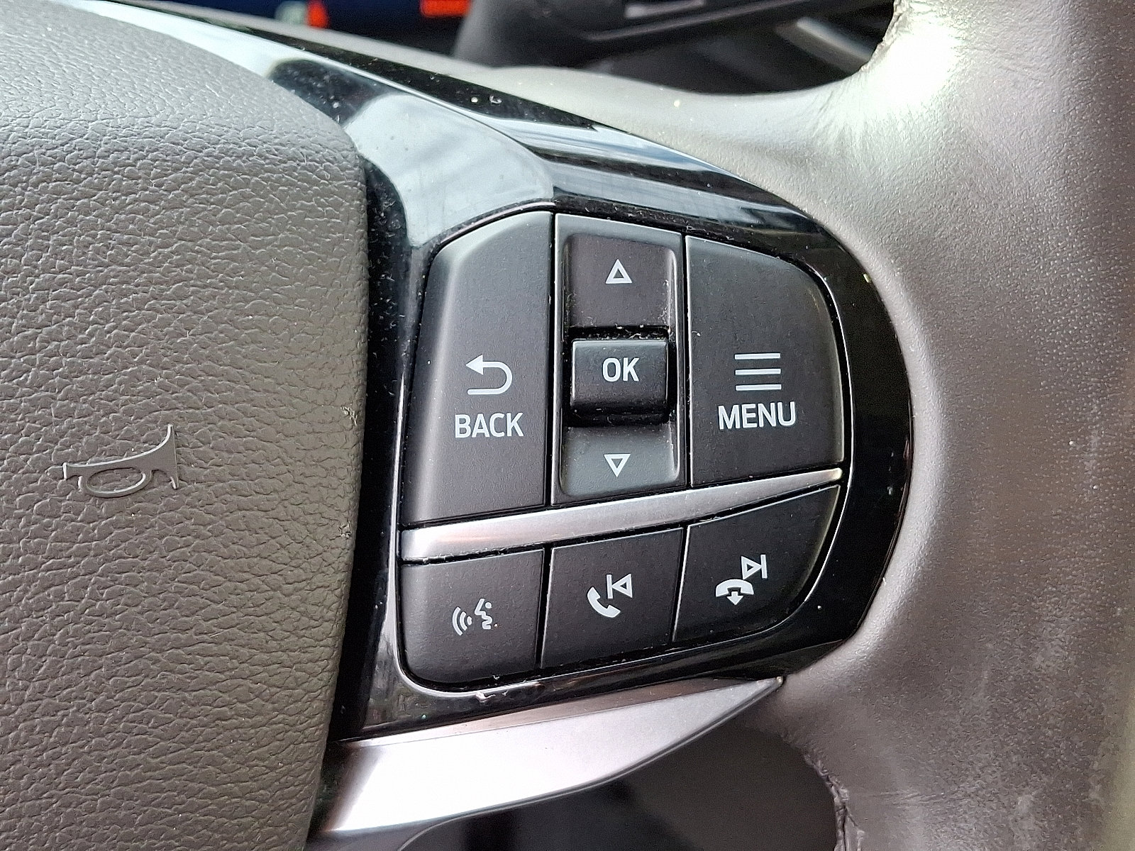 Certified 2022 Ford Explorer Platinum w/ Equipment Group 601A image 24