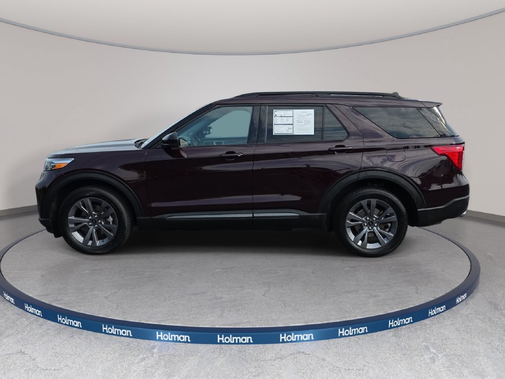 Certified 2023 Ford Explorer XLT w/ Equipment Group 202A AWD/4WD image 8