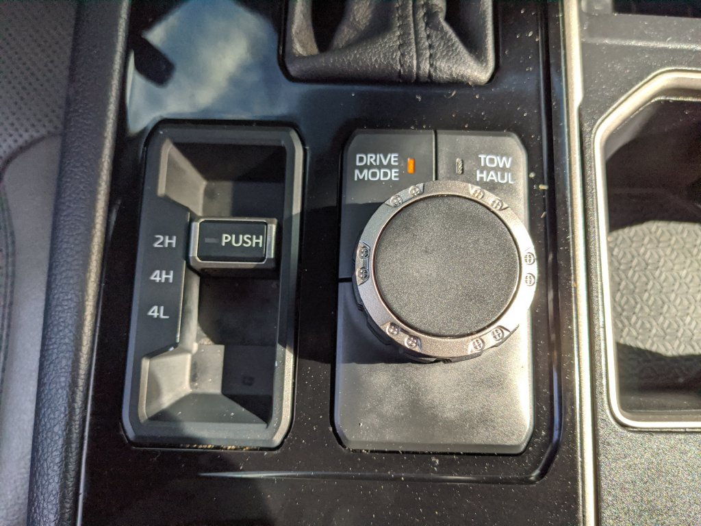 Used 2025 Toyota Tundra Limited AWD/4WD image 10