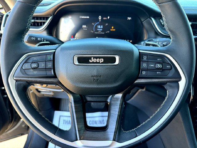 Used 2024 Jeep Grand Cherokee L Limited AWD/4WD image 12