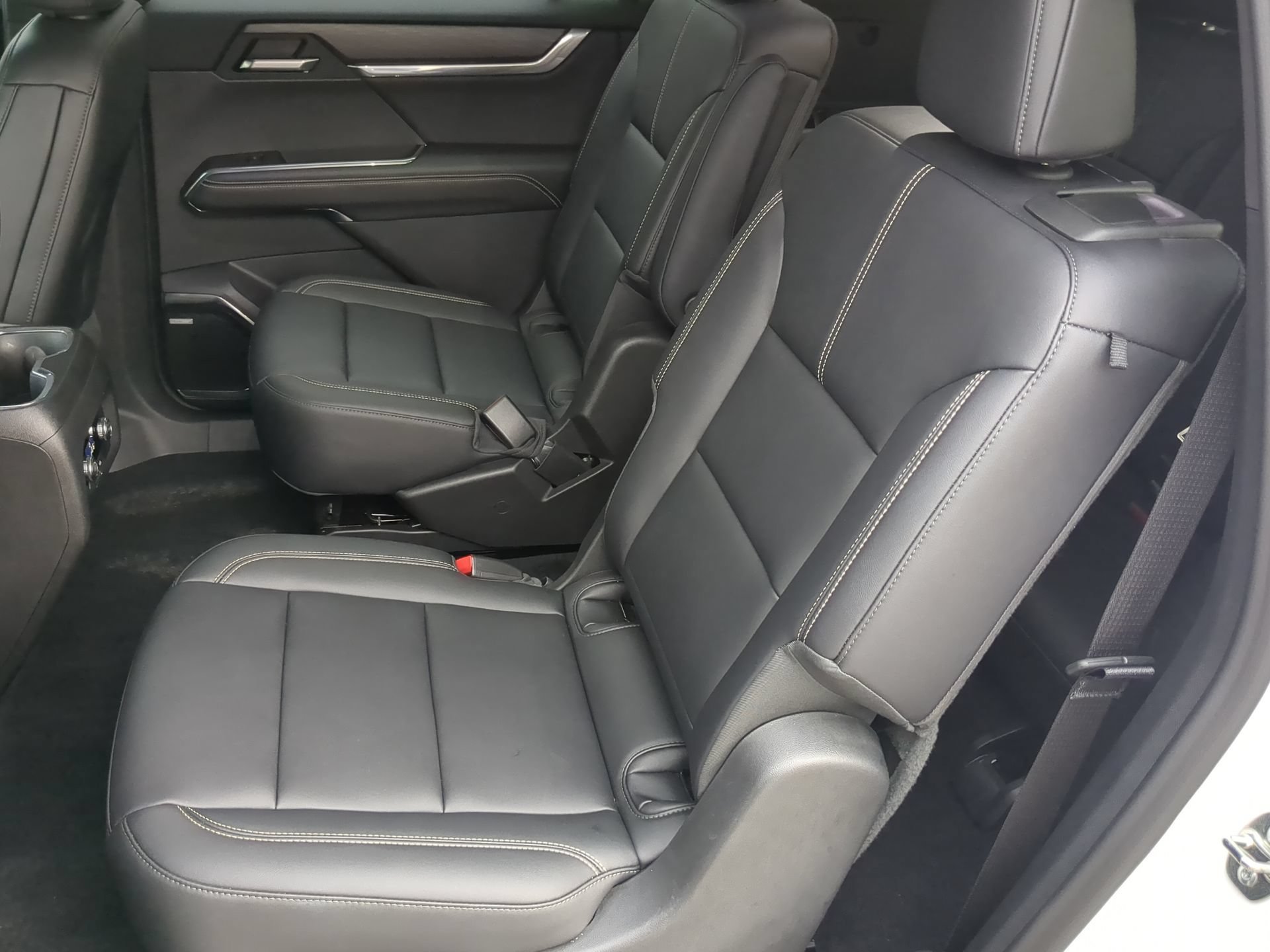Used 2026 GMC Acadia Elevation FWD image 54