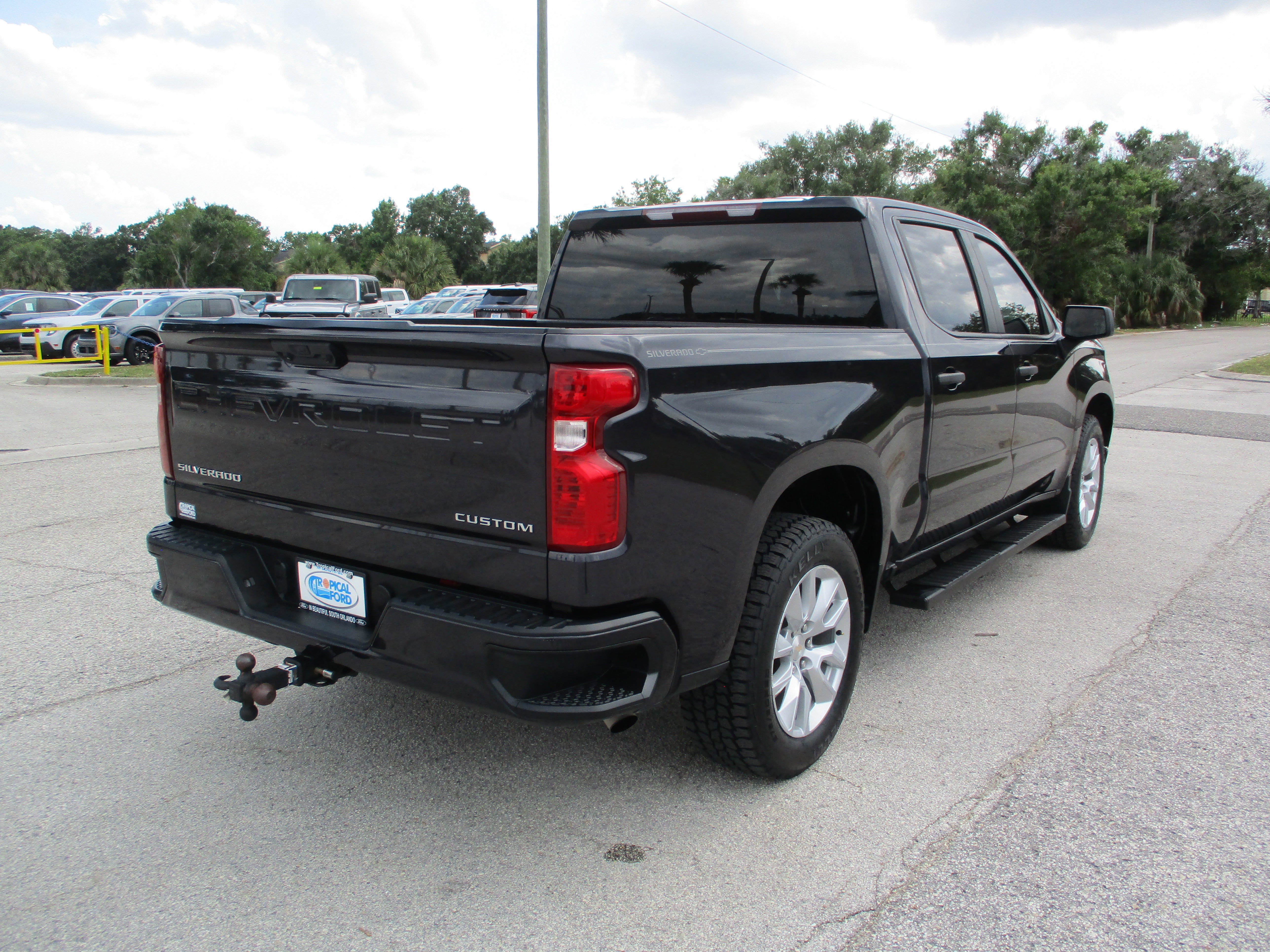 Used 2023 Chevrolet Silverado 1500 Custom image 5