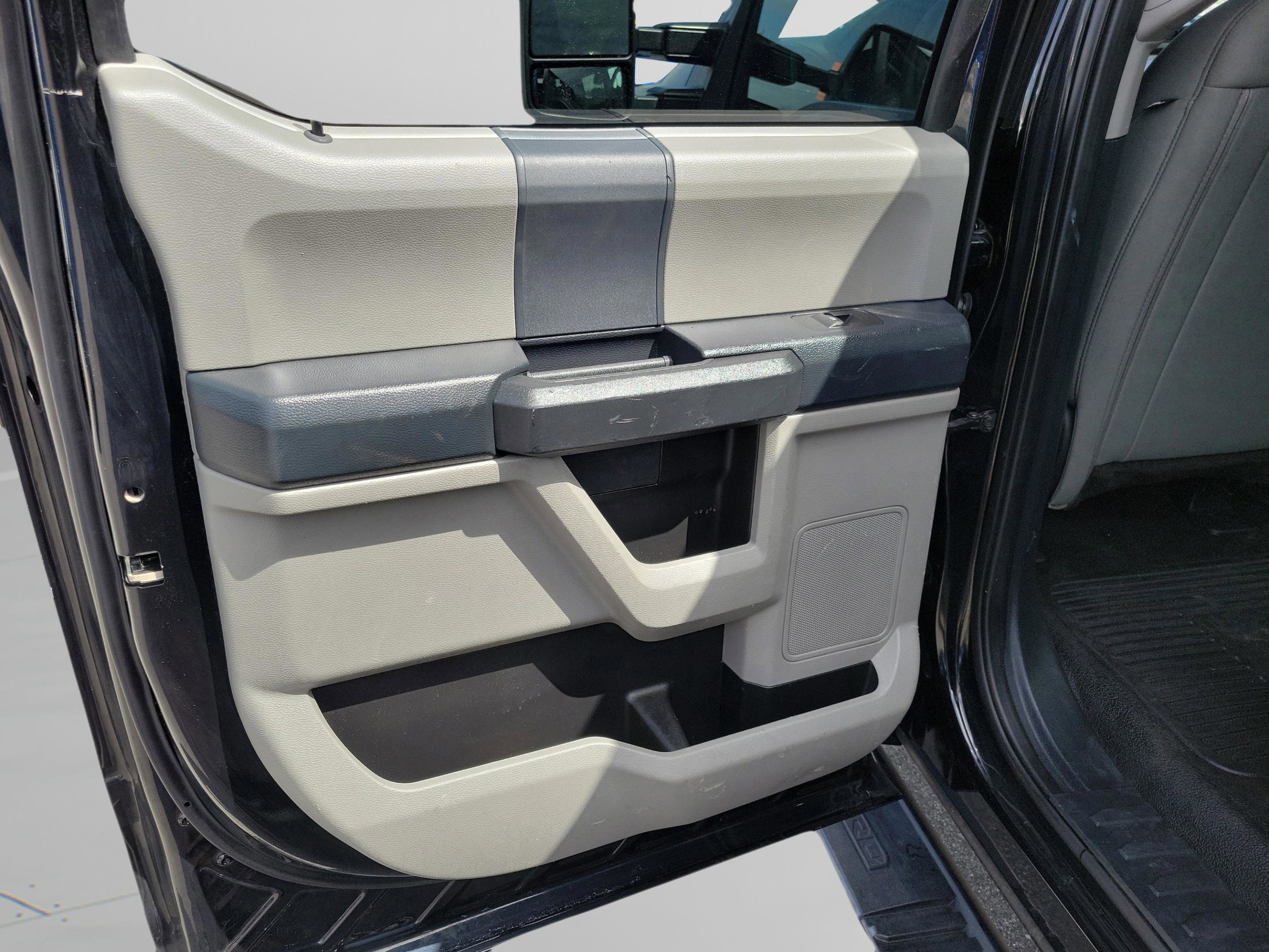 Certified 2022 Ford F350 XL w/ Power Equipment Group image 23