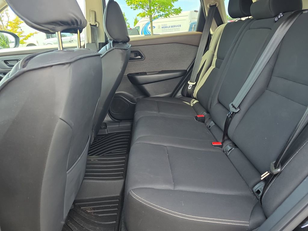 Used 2023 Nissan Rogue S AWD/4WD image 10