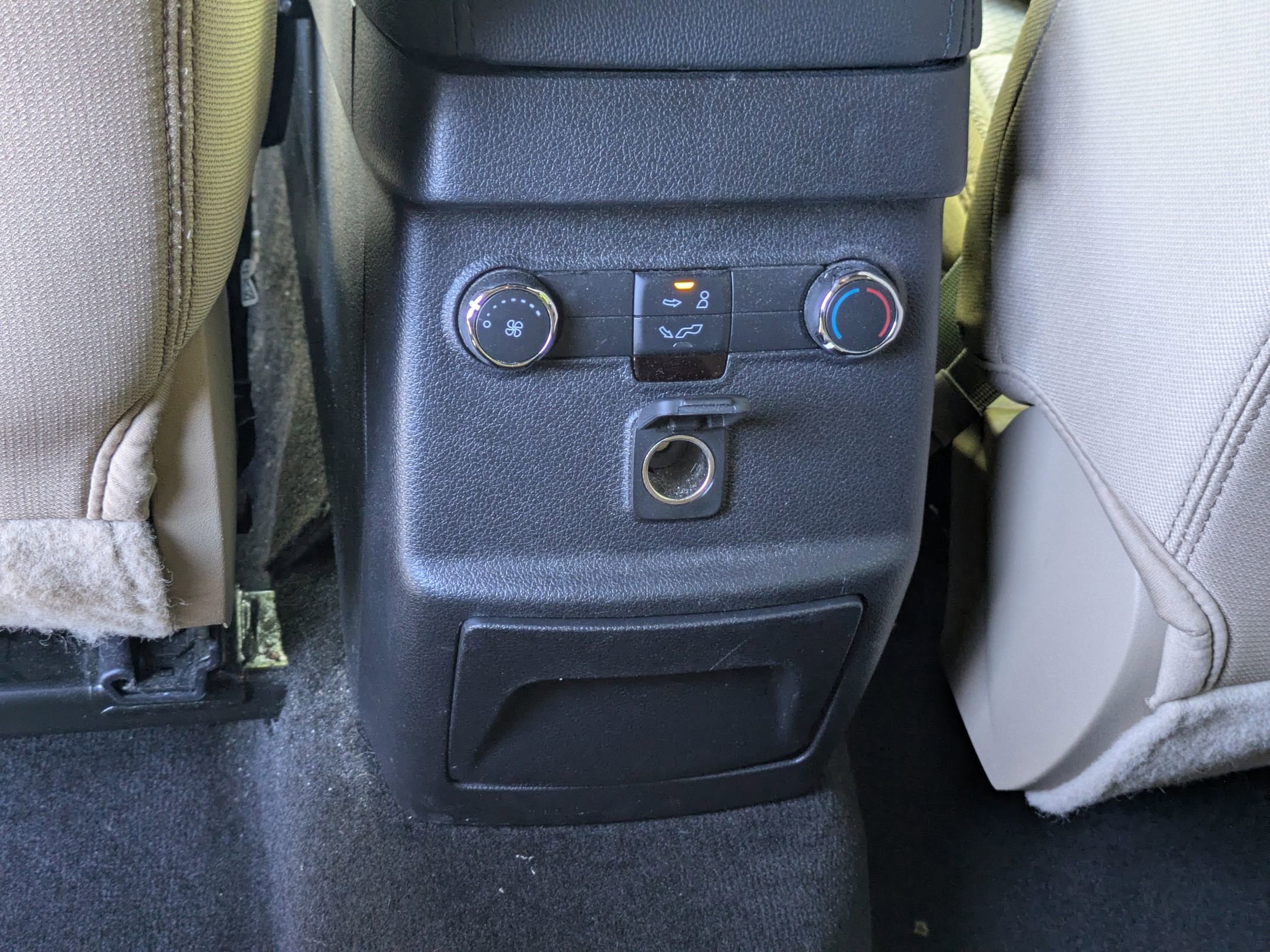 Certified 2017 Ford Explorer XLT FWD image 27