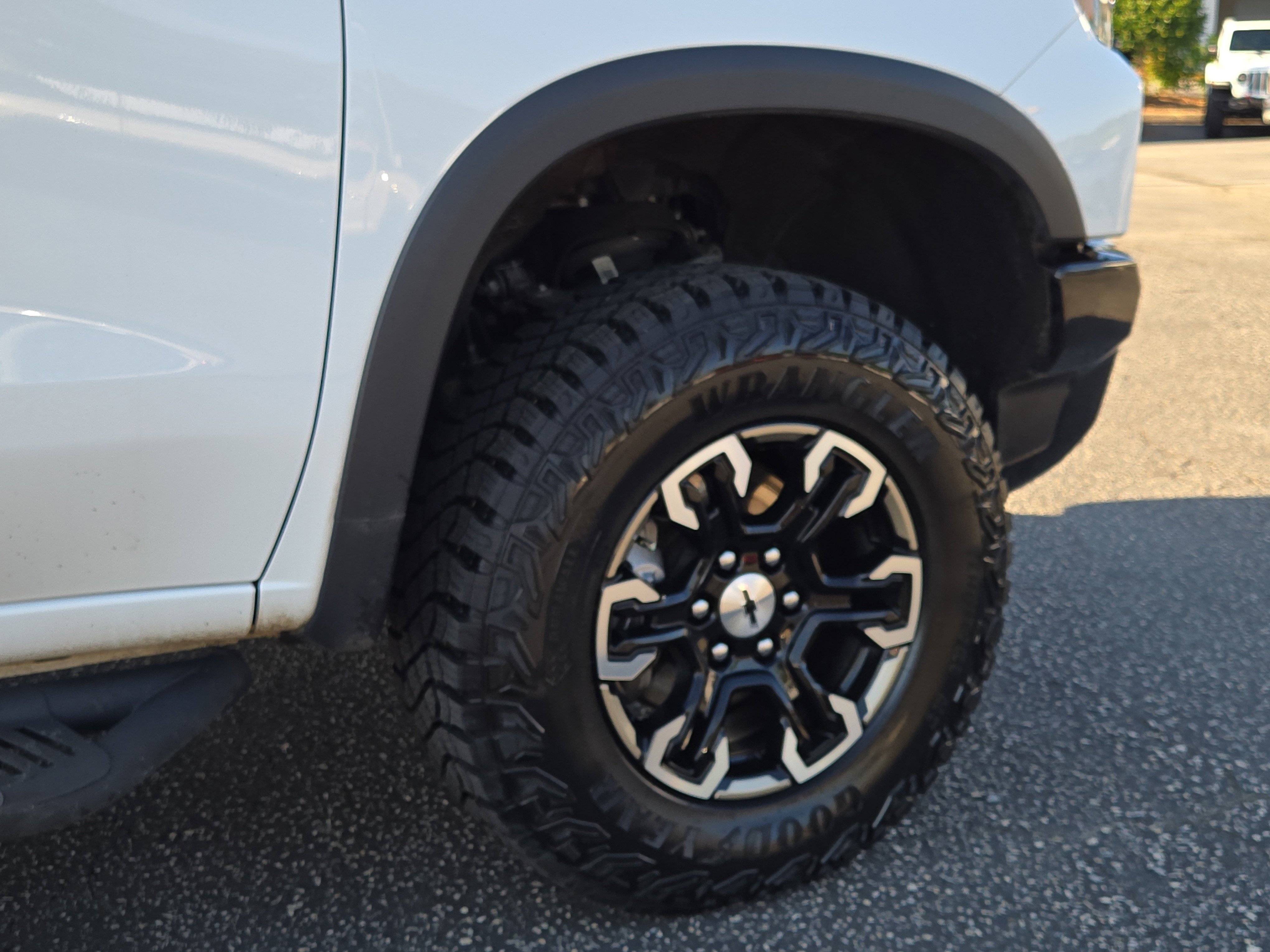 Used 2024 Chevrolet Silverado 1500 ZR2 w/ Technology Package AWD/4WD image 11