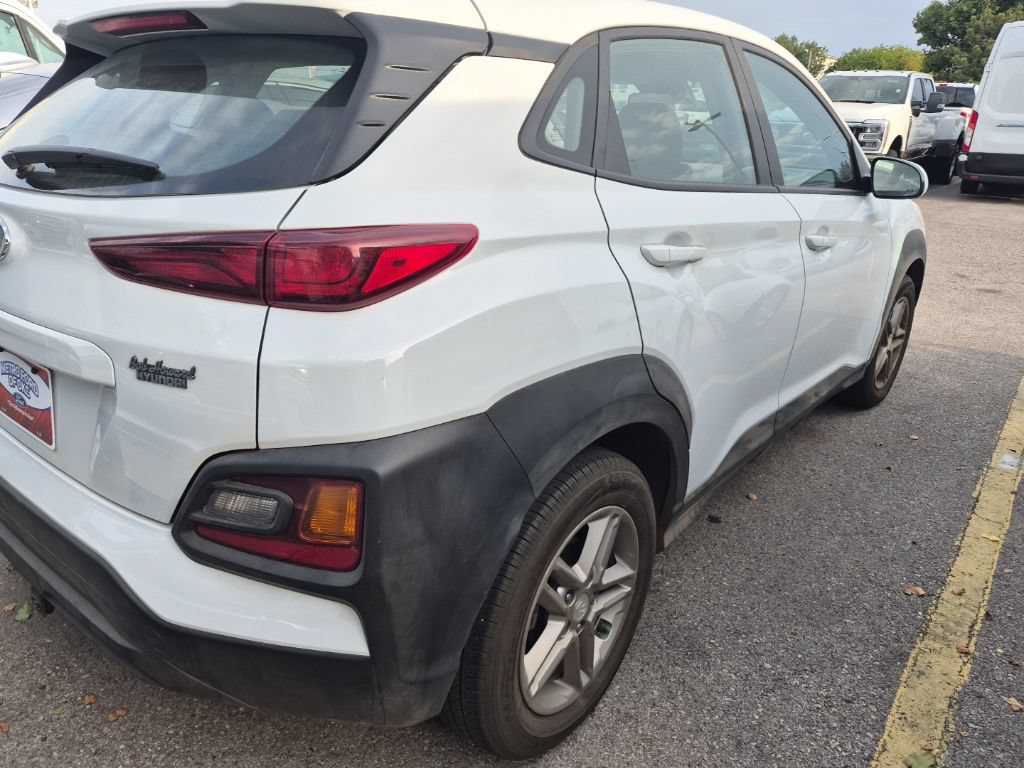 Used 2021 Hyundai Kona SE FWD image 14