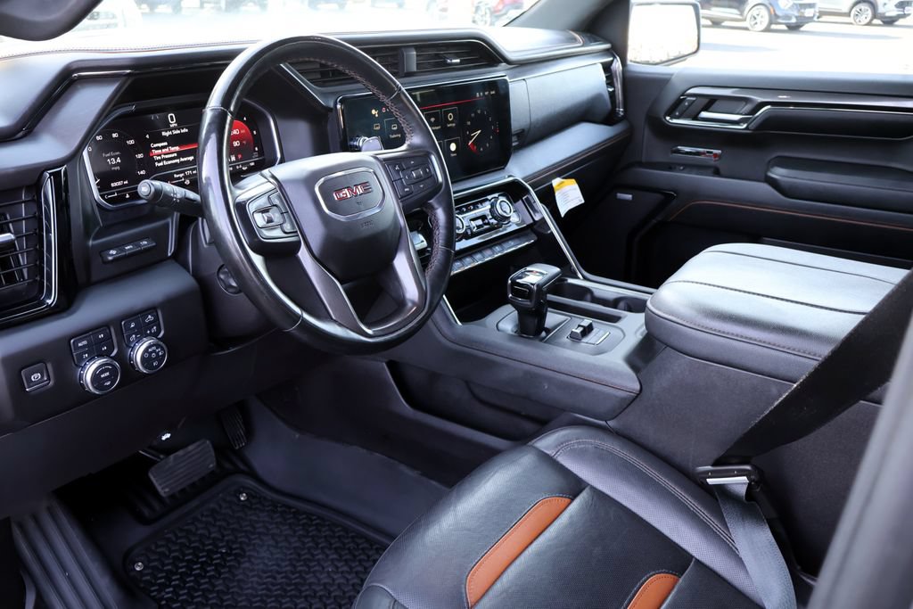 Used 2024 GMC Sierra 1500 AT4 w/ Technology Package AWD/4WD image 3