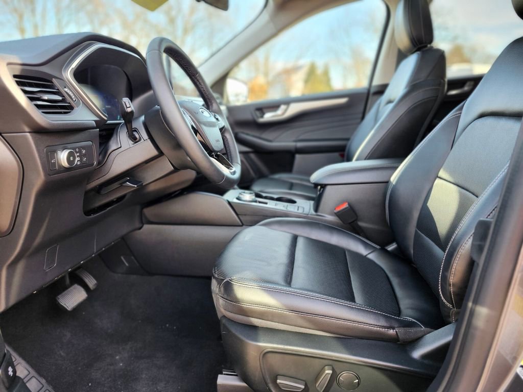 Certified 2022 Ford Escape SEL w/ Technology Package image 17