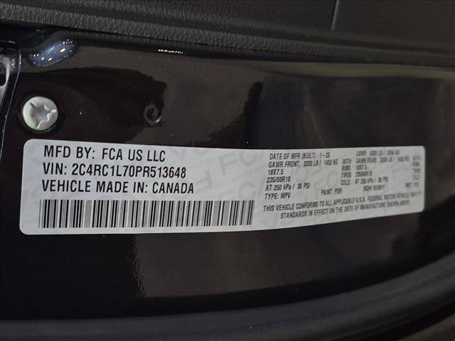 Used 2023 Chrysler Pacifica Touring-L w/ S Appearance Package FWD image 25