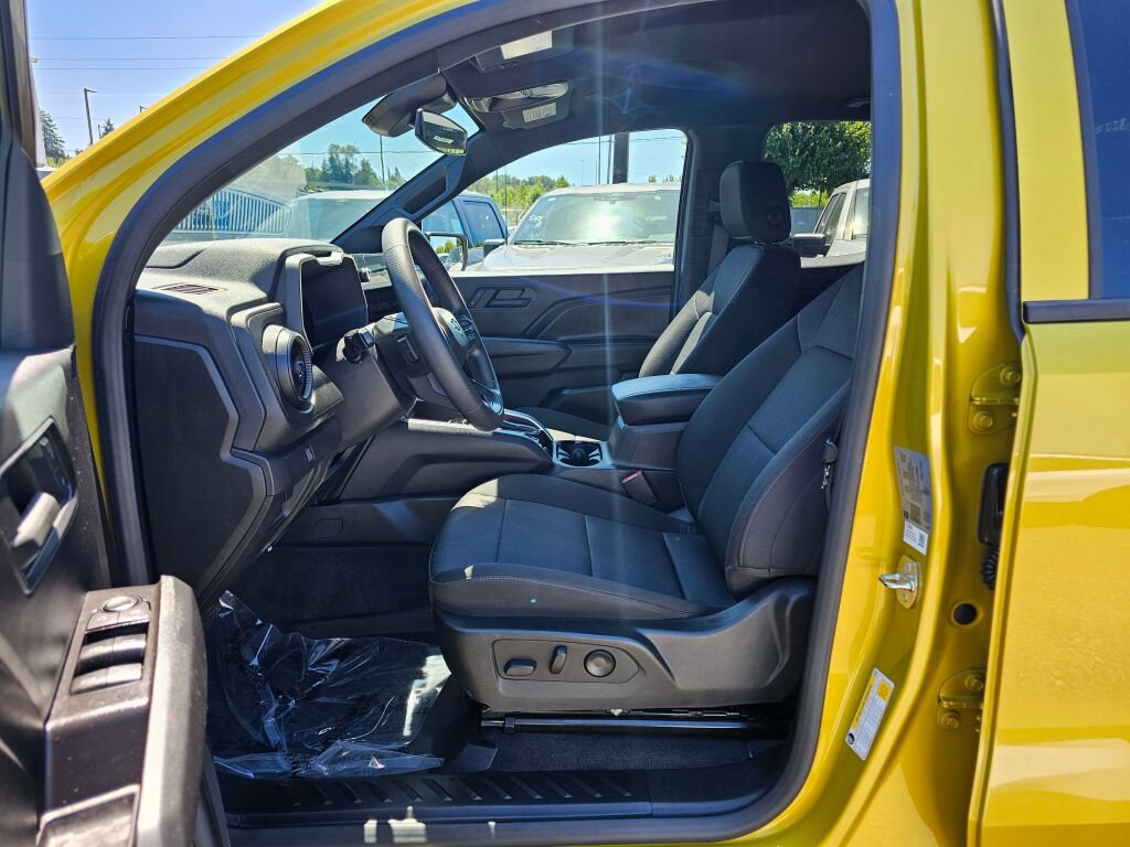 Used 2023 Chevrolet Colorado Trail Boss w/ Technology Package AWD/4WD image 15