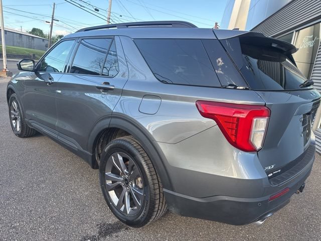 Certified 2024 Ford Explorer XLT w/ Equipment Group 202A AWD/4WD image 8