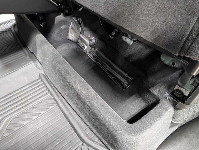 Used 2025 Chevrolet Silverado 1500 LTZ AWD/4WD image 17