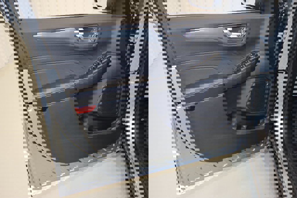 Certified 2024 Ford Escape SE image 52